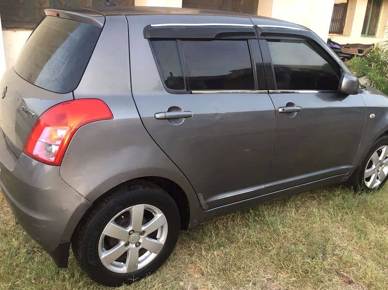 Suzuki Swift 2010 dlx 1.3 3