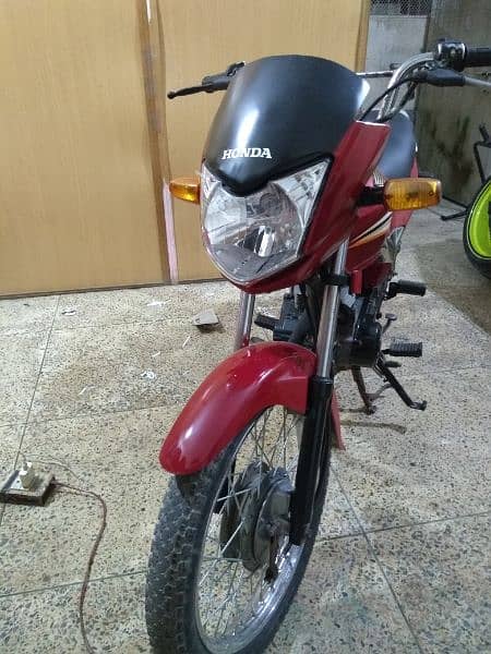 Honda cg Dream 125 fully new condition Lahore number 2