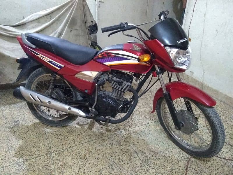 Honda cg Dream 125 fully new condition Lahore number 3