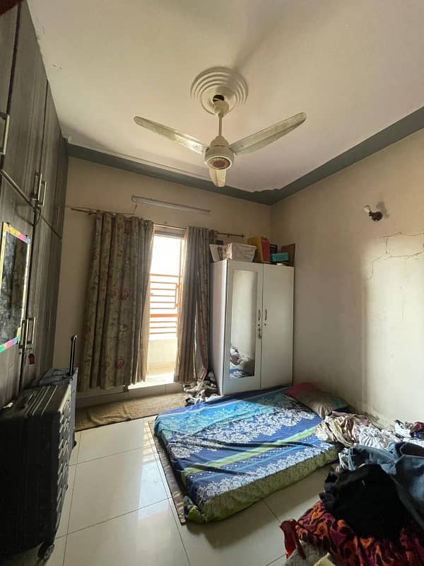 Kaneez Fatima society block 4 commercial street 3 bed d d 5