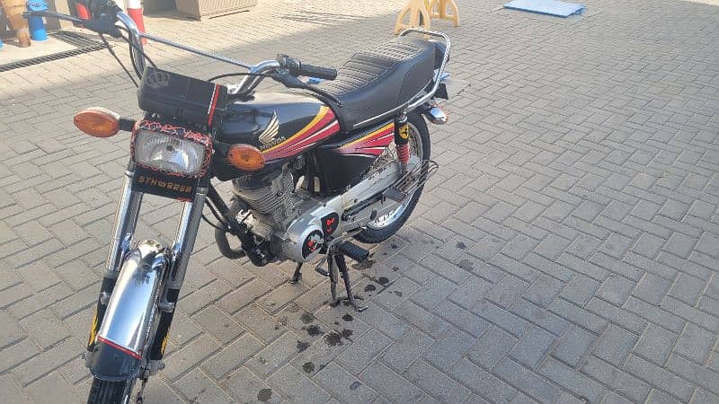 HONDA 125 2011 MODEL FULL GENUINE ENGINE ONE HAND DRIVEN 3