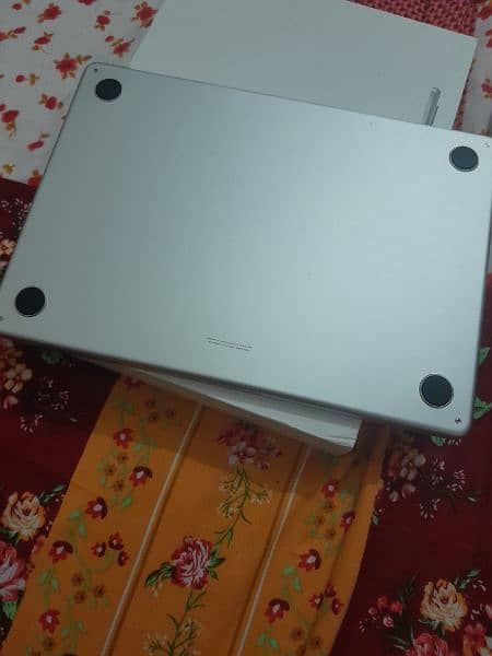 apple Mac book air m2 2022 1