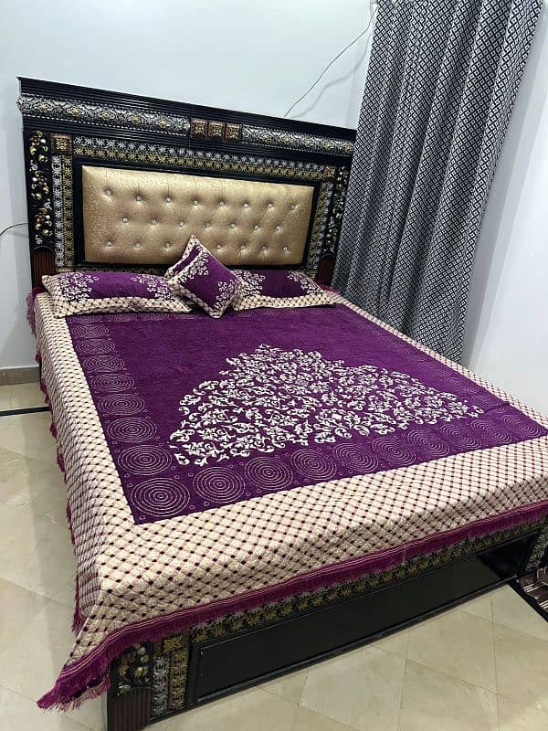 king size bed with 9/10 condition 1