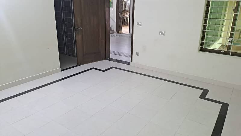 One Kanal House For Rent 13