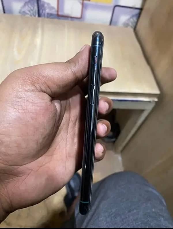 iphone 11 pro 2