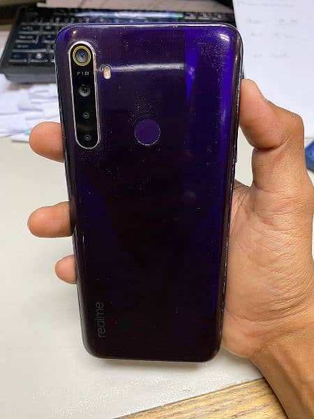 Realme 5 (4/64) 14