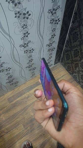 VIVO Y 1S. URGENT SALE 2