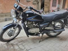 Suzuki GS 150 2014