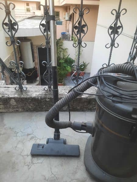 Urgent Sale Japani Vaccum Cleaner 1