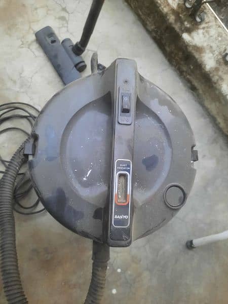 Urgent Sale Japani Vaccum Cleaner 4