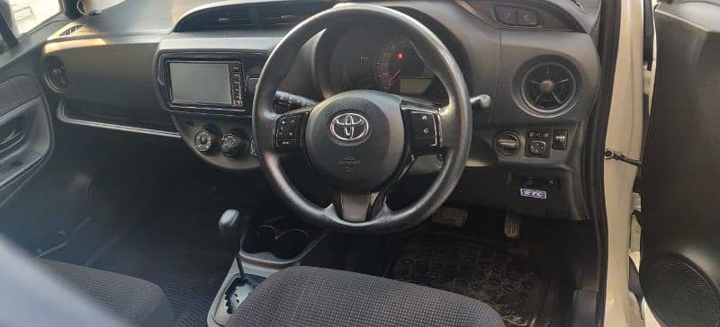 Toyota Vitz 2018 6