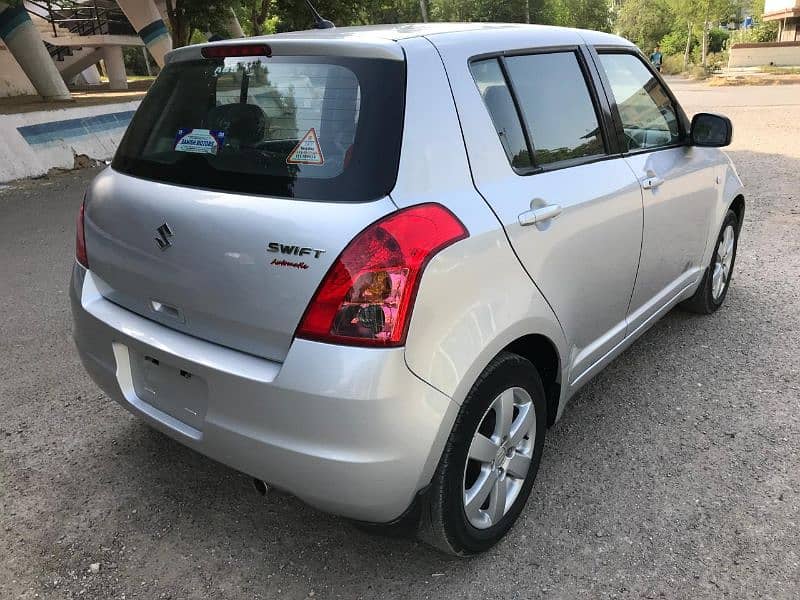 Suzuki Swift 2021 DLX 3