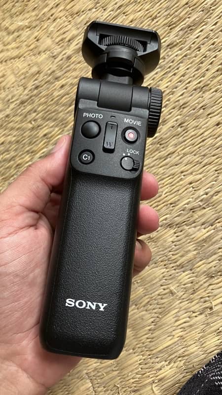 Sony Gp-VPT2BT Shooting Grip just box open 5