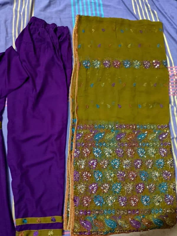 CUTWORK SHALWAR KAMEEZ AND FULL EMBROIDERED GOTA WORK DUPATTA. 2