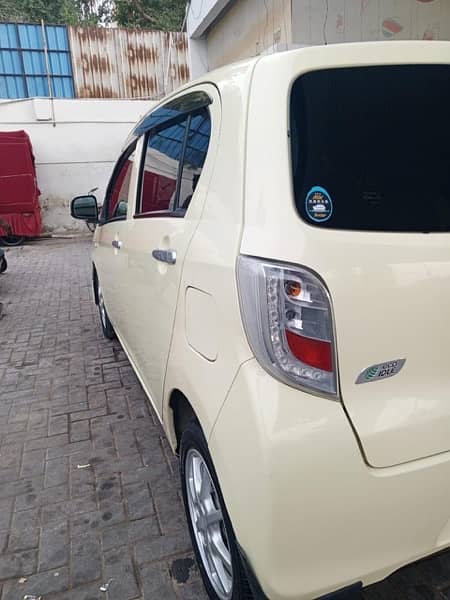 Daihatsu Mira 2015 1