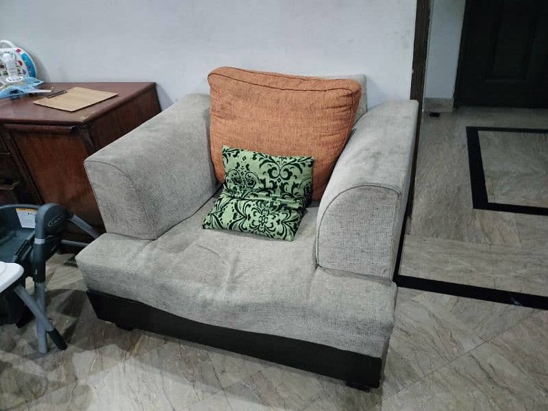 Sofa Set with front table [3+2+1] used 1