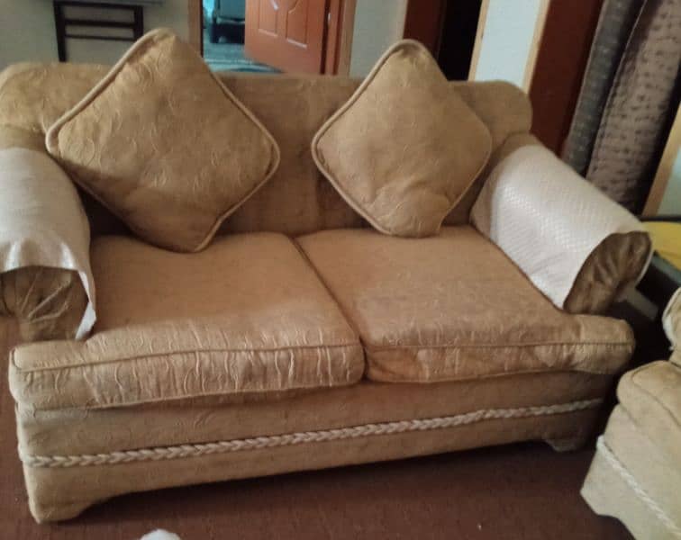 i want to sale my solid wood sofa set 7 seater 1