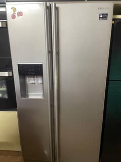 SAMSUNG 2 DOOR FRIDGE