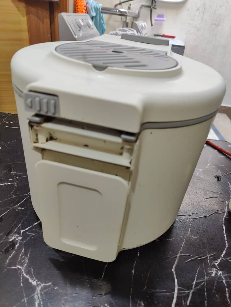 Deep Fryer Non Repair in Genuine Condition 4