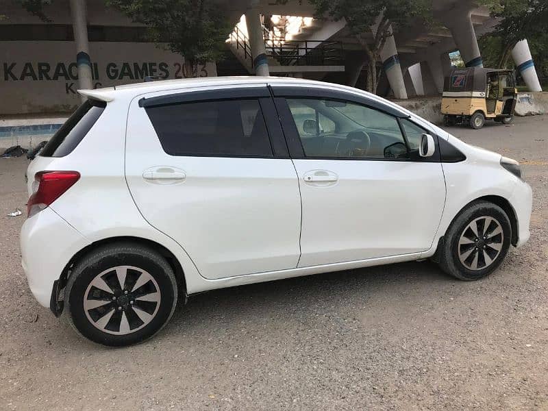 Toyota Vitz 2014 4