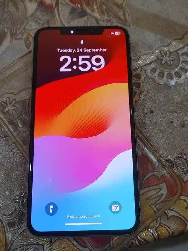 Iphone Xs Max (white) 64 Gb Non - Pta (jv) for sale urgent 0