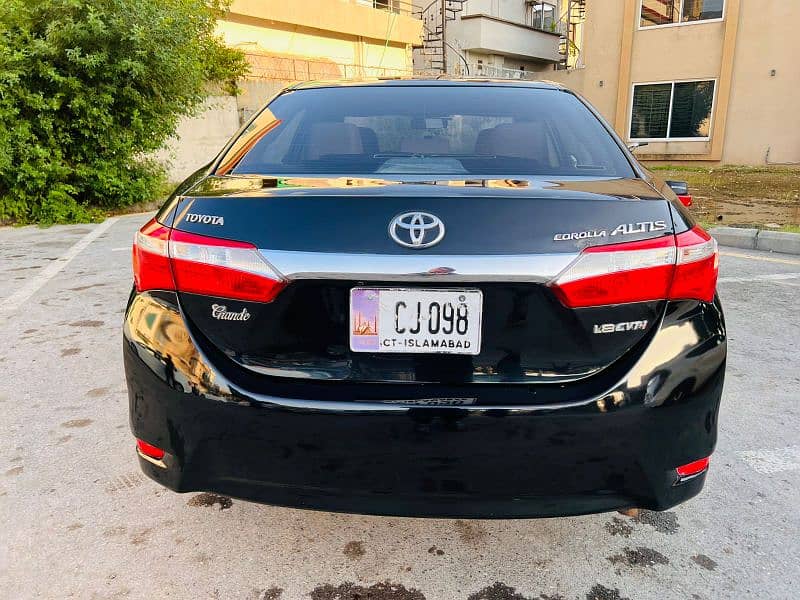 Toyota Corolla Altis grande 2014 2