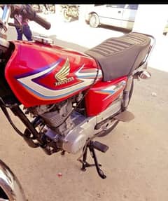 Honda 125 motorcycle 2016 model urgent for sale Pakistan=03426393428=