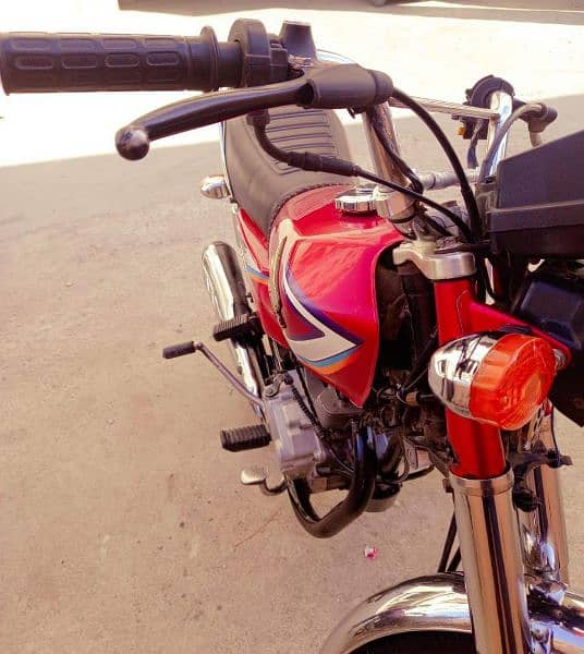 Honda 125 motorcycle 2016 model urgent for sale Pakistan=03426393428= 1