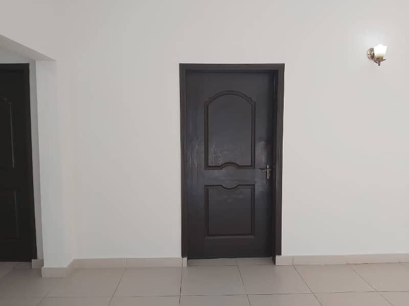 10 Marla Flat for Rent in Askari 11 Lahore 17