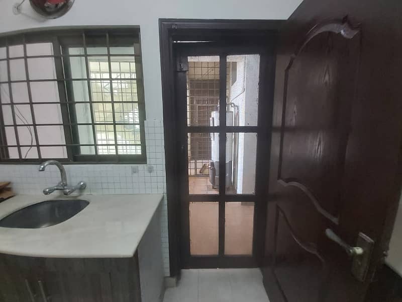 10 Marla Flat for Rent in Askari 11 Lahore 27