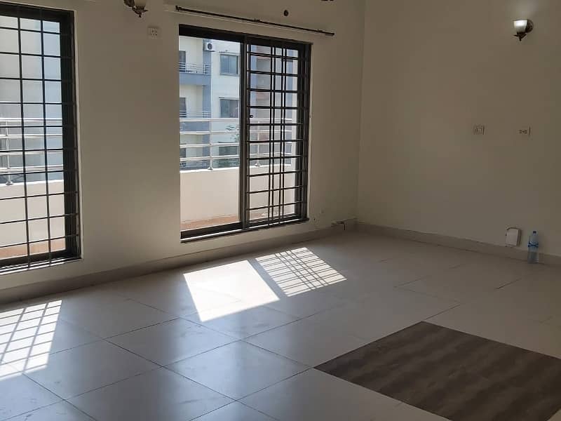 10 Marla Flat for Rent in Askari 11 Lahore 29