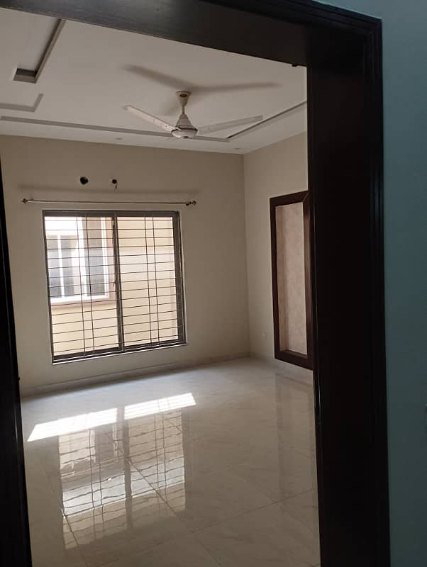 10 marla full house for Rent IN BAHRIA ORCHRAD gas available 13