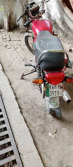 saaf suthri bike , urgent sale, koi kaam nahi honay Wala,