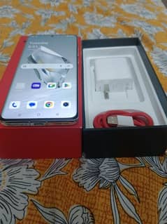 OnePlus 12 16/512 Non pTa brand new condition global vision