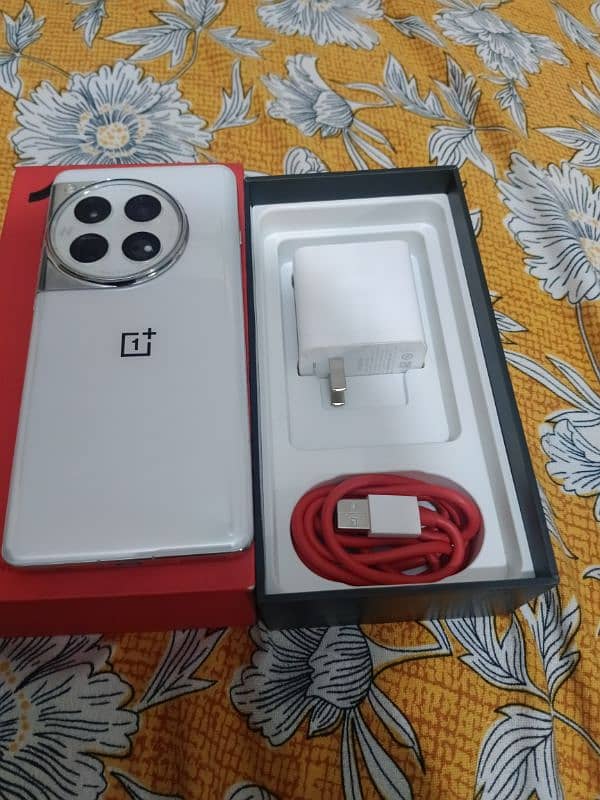 OnePlus 12 16/512 Non pTa brand new condition global vision 3