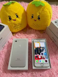 iphone 7 128gb PTA approved 03457061567 My WhatsApp number