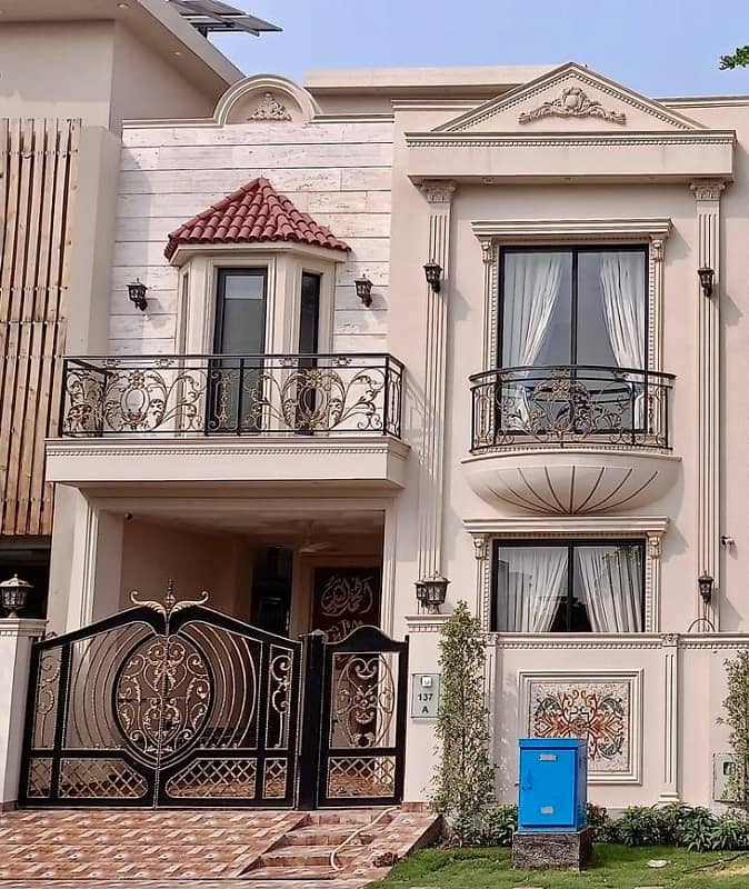 Spanish 5 Marla Pair House in DHA 9 Town For Sale 2