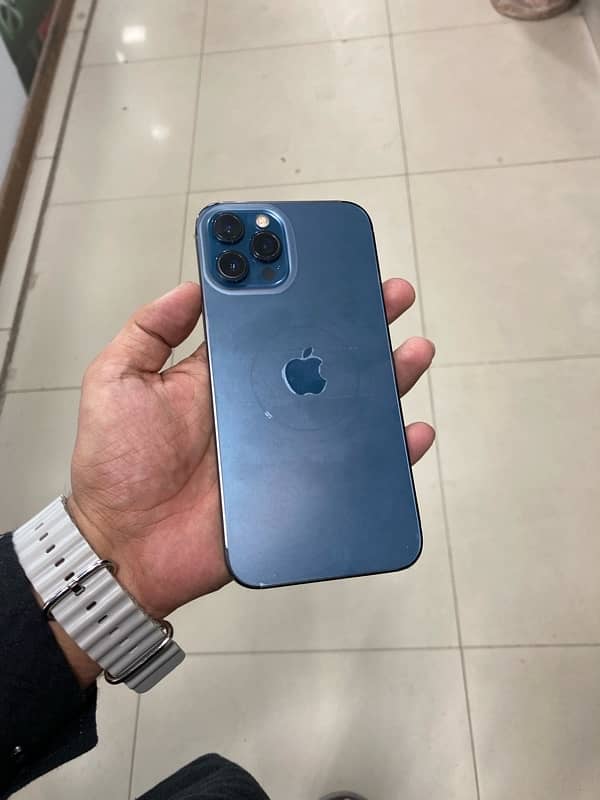 i phone 12 pro max 4