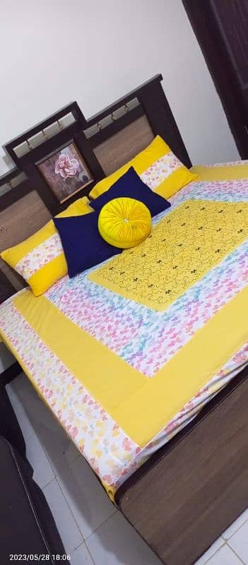 King size bed for sale 15000 2