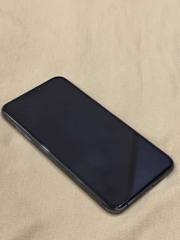 iPhone Xsmax 64GB PTA approved With box 2