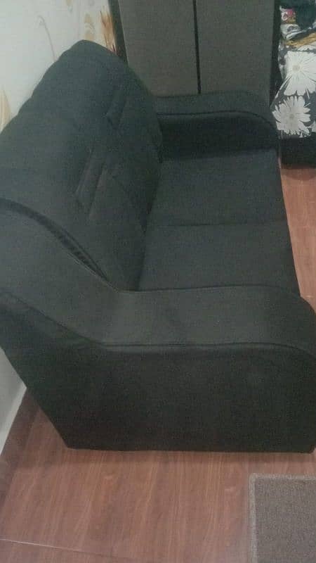 5 seater black color 3