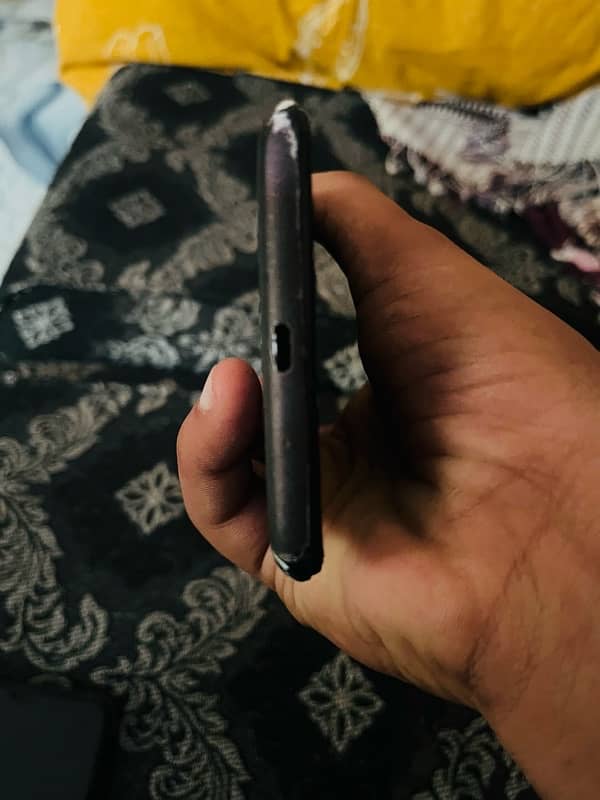 infinix X609 3