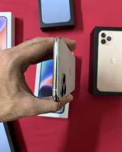 iphone 11 pro max 256 GB My WhatsApp number 03414863497