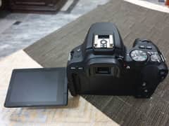 Canon 200D Brand new camra no usd urgent sale. 03.0. 0.9. 5.2. 3.0. 4.1