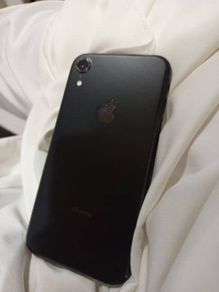 iphone XR 1