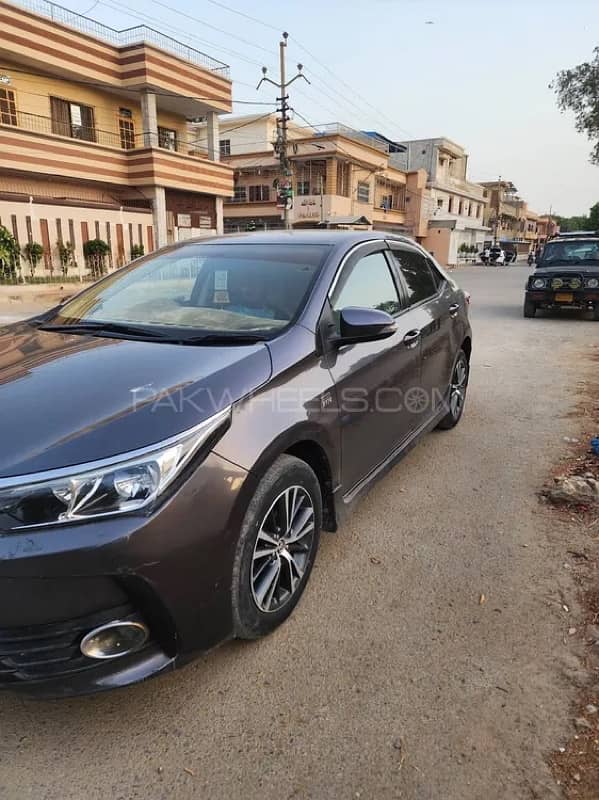 Toyota Corolla Altis 2017 4