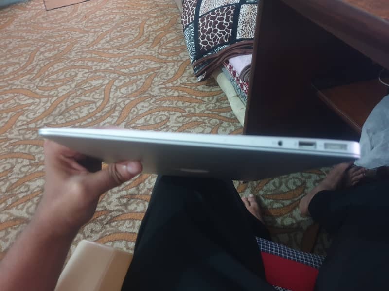 MACBOOK AIR EARLY 2015 3