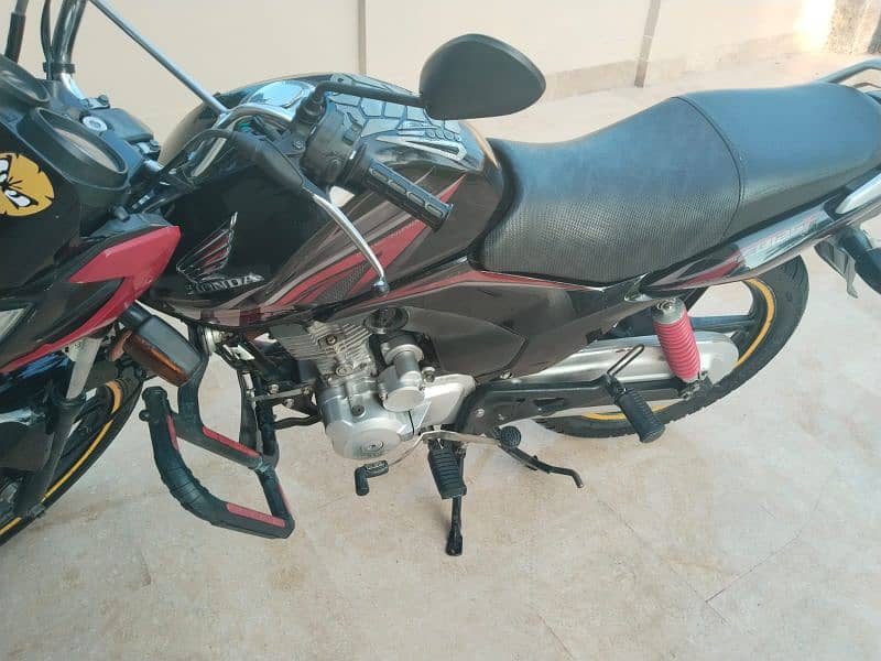 Honda cb 125f 5