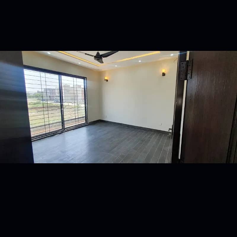 10 Marla House For Sale In Paragon City Lahore 1