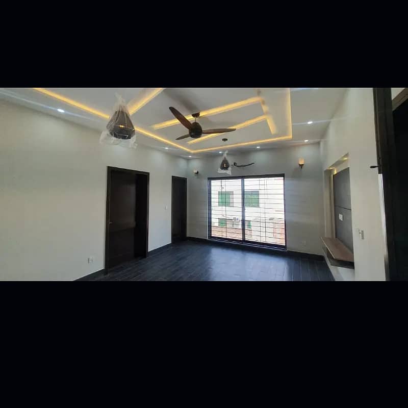 10 Marla House For Sale In Paragon City Lahore 6